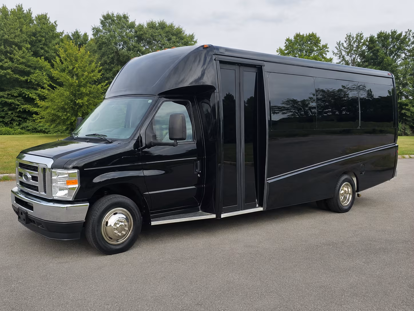 charter buses for large taylor high school prom groups