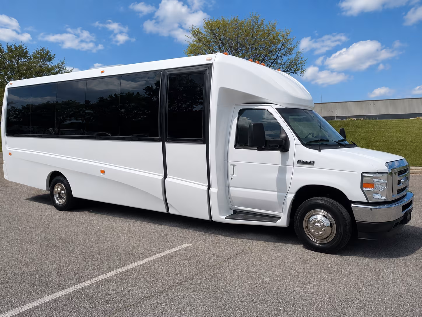convention and conference bus rentals between taylor and downtown detroit