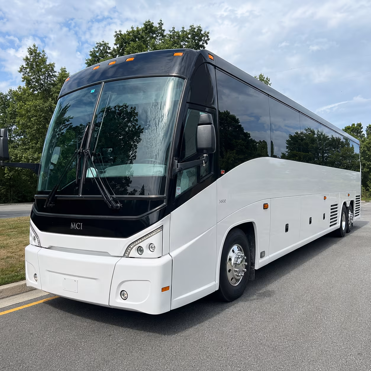 corporate shuttle buses between taylor office parks and detroit metro