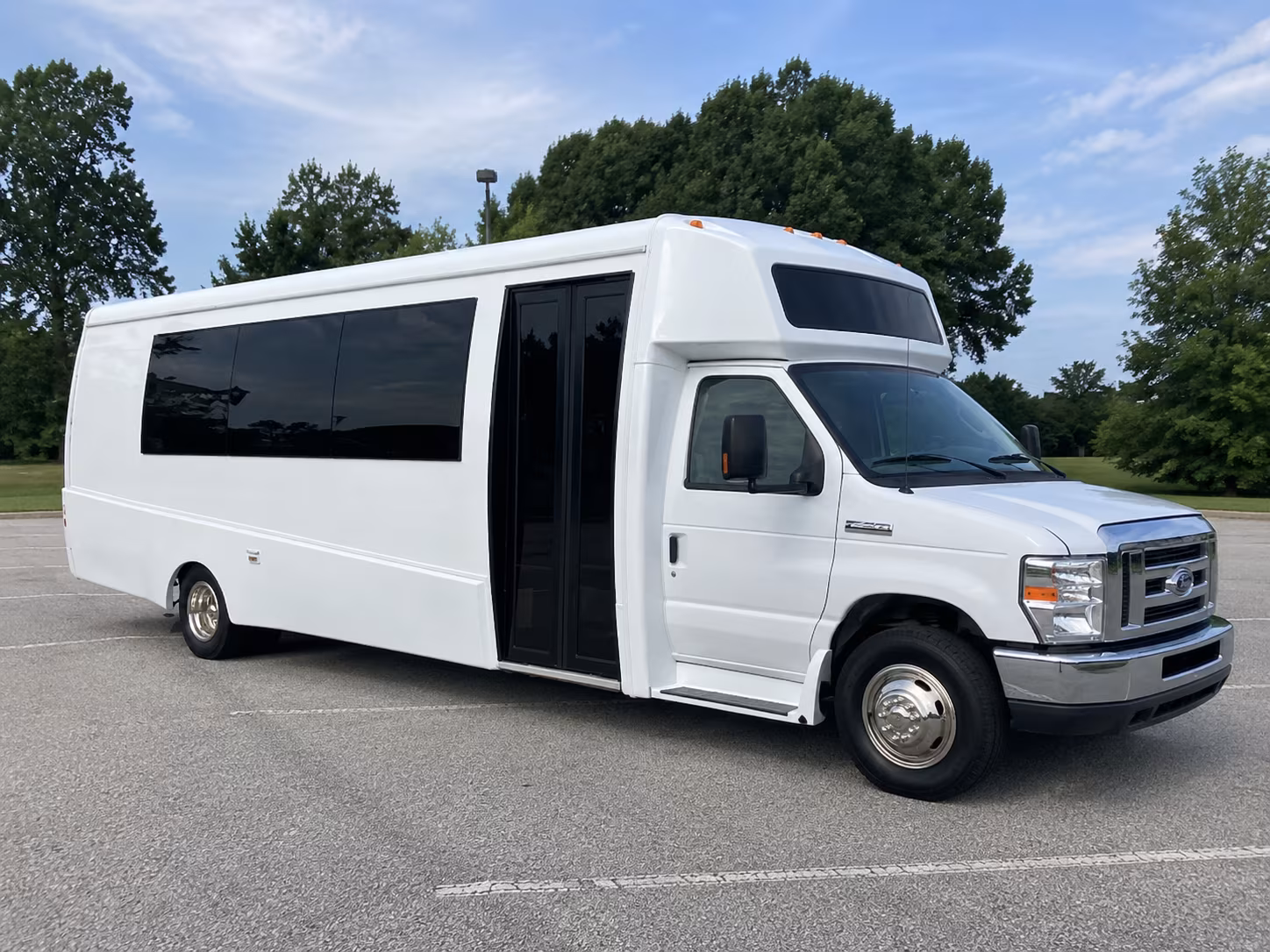 taylor 18 passenger party bus