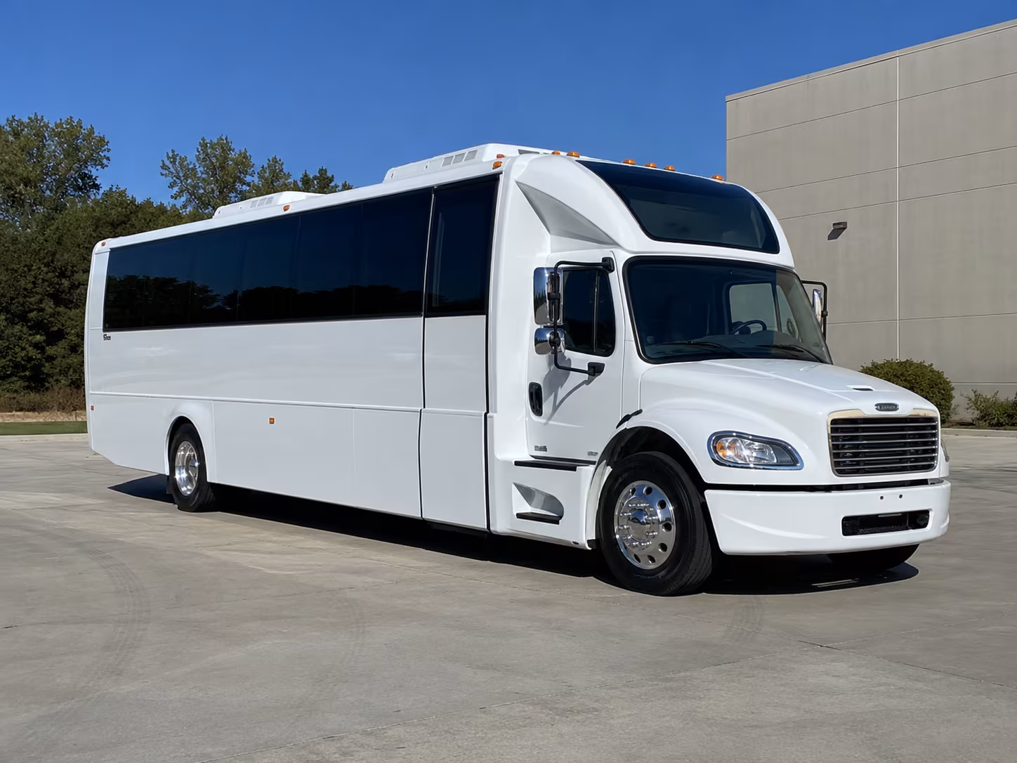 taylor 28 passenger party bus